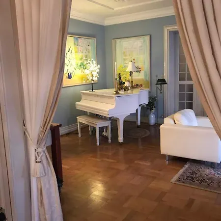 Casa Corner Bed & Breakfast